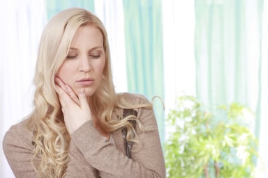 7 Possible Causes of Toothache and Treatment Options